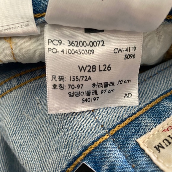 Levi's 501 High Waist Ripped Crop Straight Jeans - Picture 11 of 12